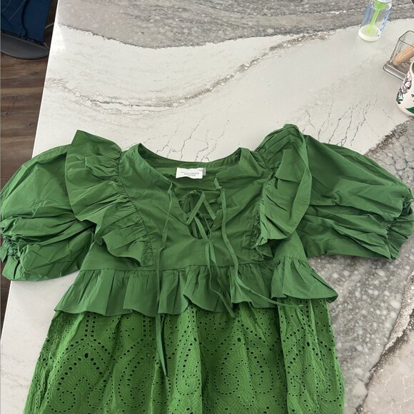 Tuckernuck Hyacinth House  Forest Green Ruffle Nadia Blouse - Picture 2 of 4